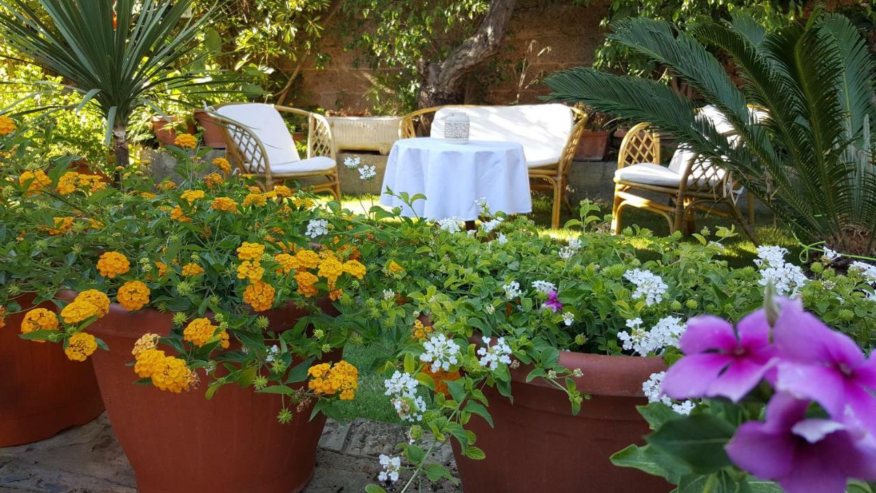 Il Girasole Bed & Breakfast Domus De Maria Ngoại thất bức ảnh